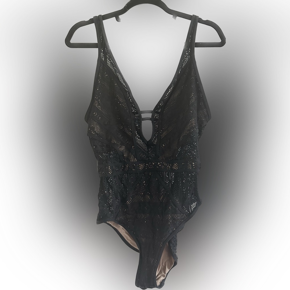 BECCA - lace swimsuit
